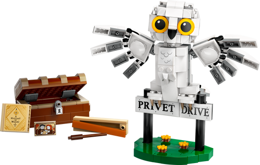 LEGO Harry Potter Hedwig™ at 4 Privet Drive (76425) - QuestChest