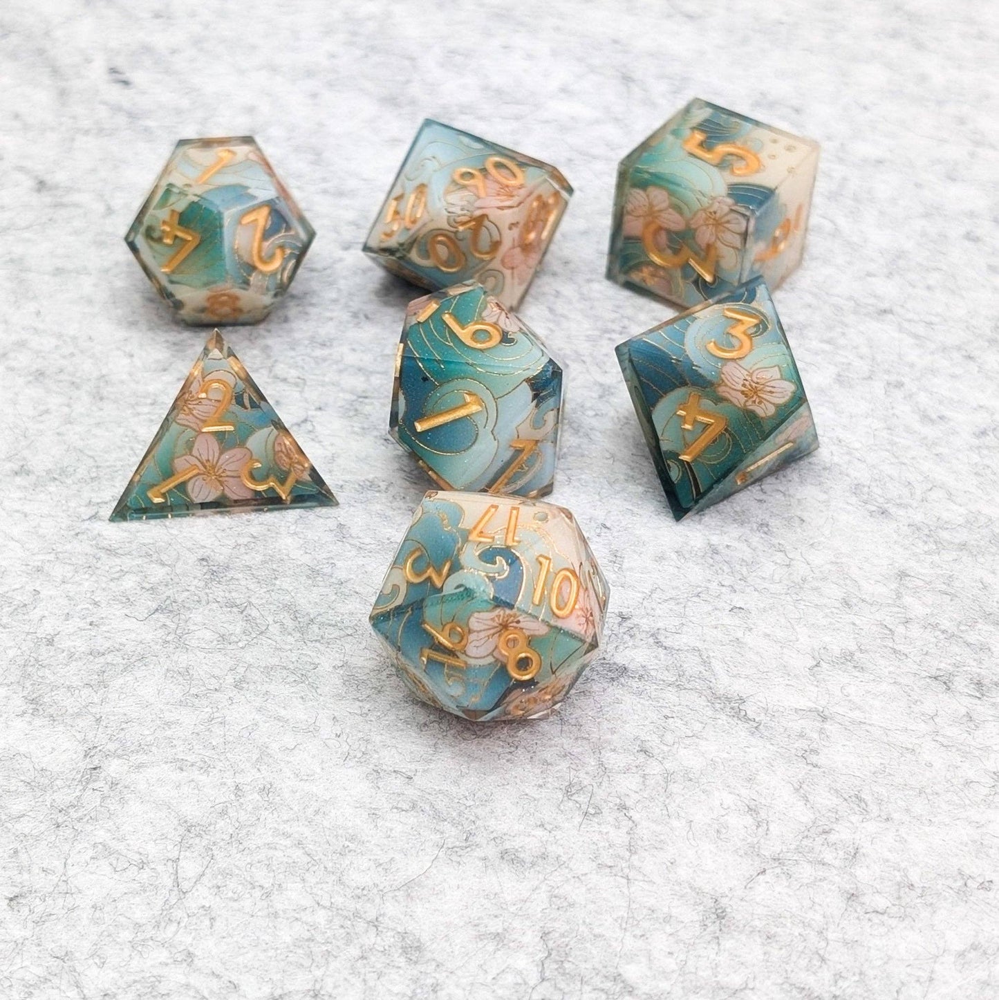 Tidal Focus - 7 Piece Luxury Dice Set - QuestChest